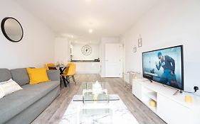 Urban Chic Haven - Central - Parking Included
